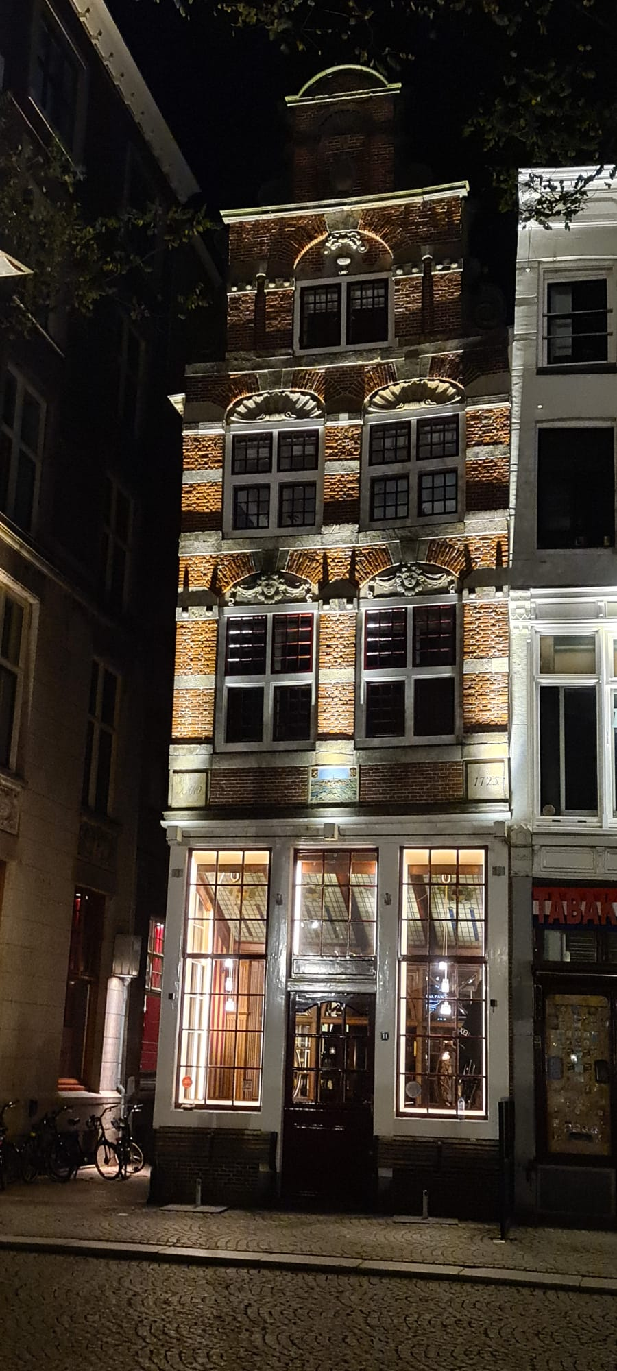 Montage van gevel verlichting